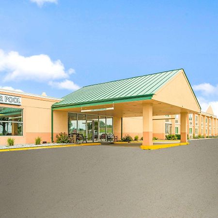 Travelodge By Wyndham Lincoln Airport I-80 Exteriér fotografie