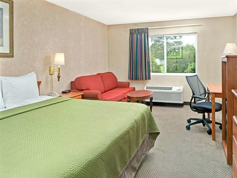 Travelodge By Wyndham Lincoln Airport I-80 Exteriér fotografie