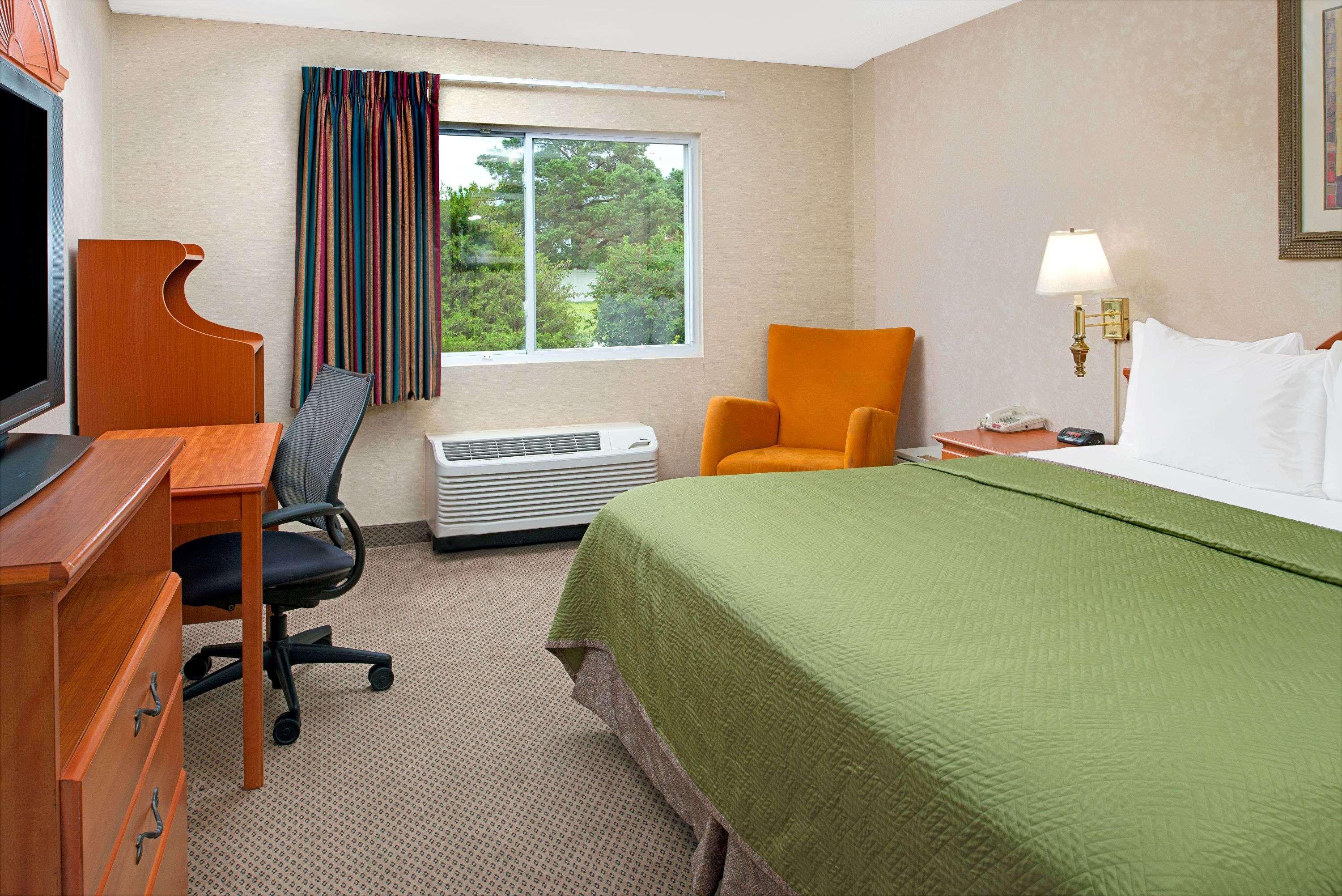 Travelodge By Wyndham Lincoln Airport I-80 Exteriér fotografie