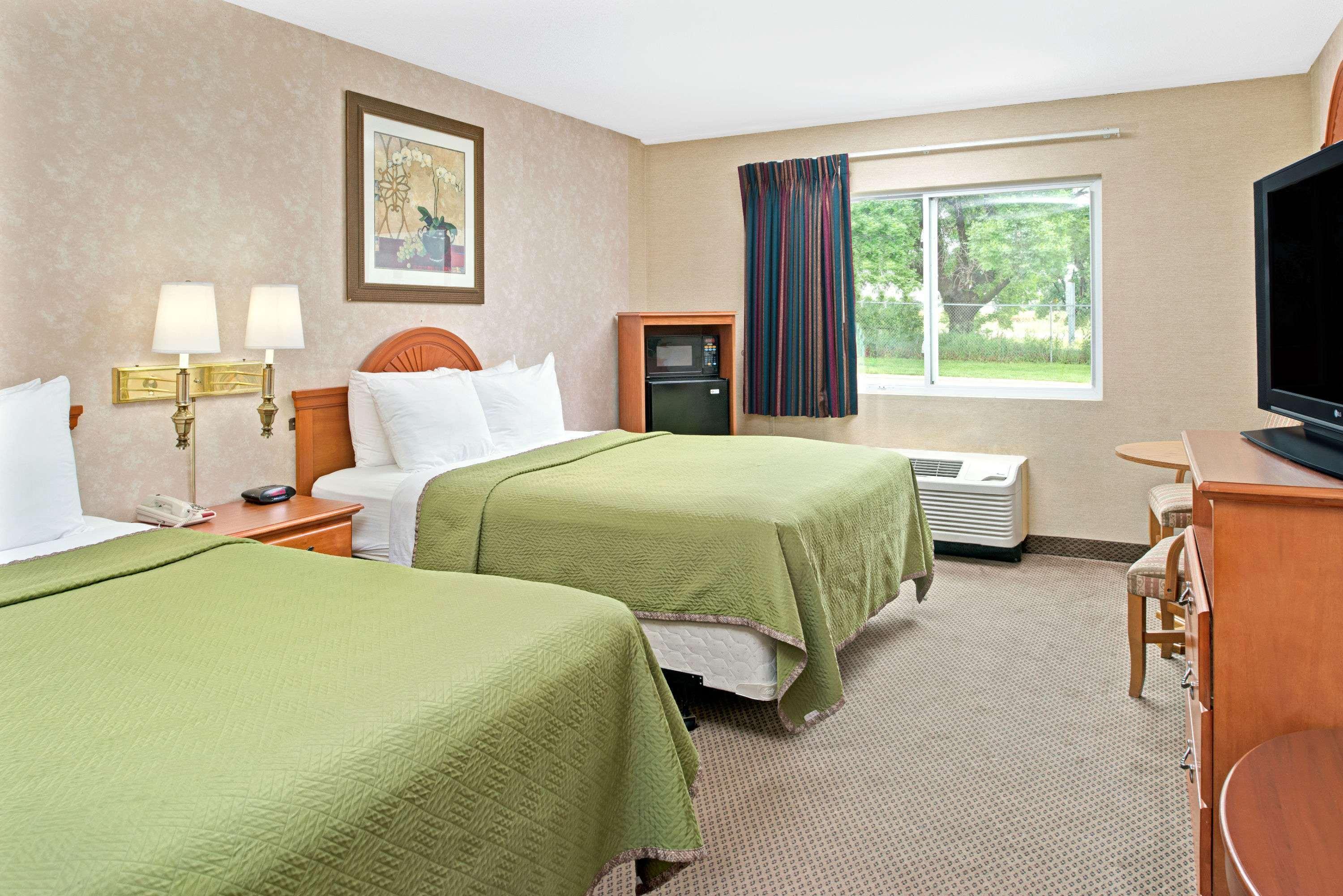Travelodge By Wyndham Lincoln Airport I-80 Exteriér fotografie