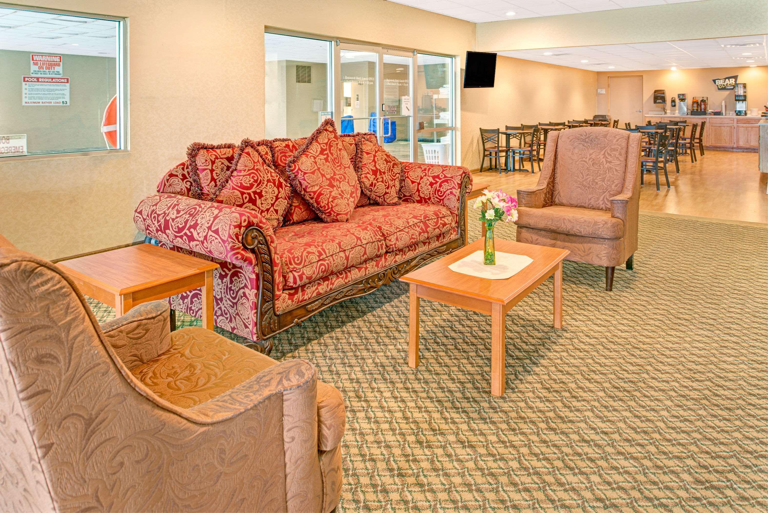 Travelodge By Wyndham Lincoln Airport I-80 Exteriér fotografie